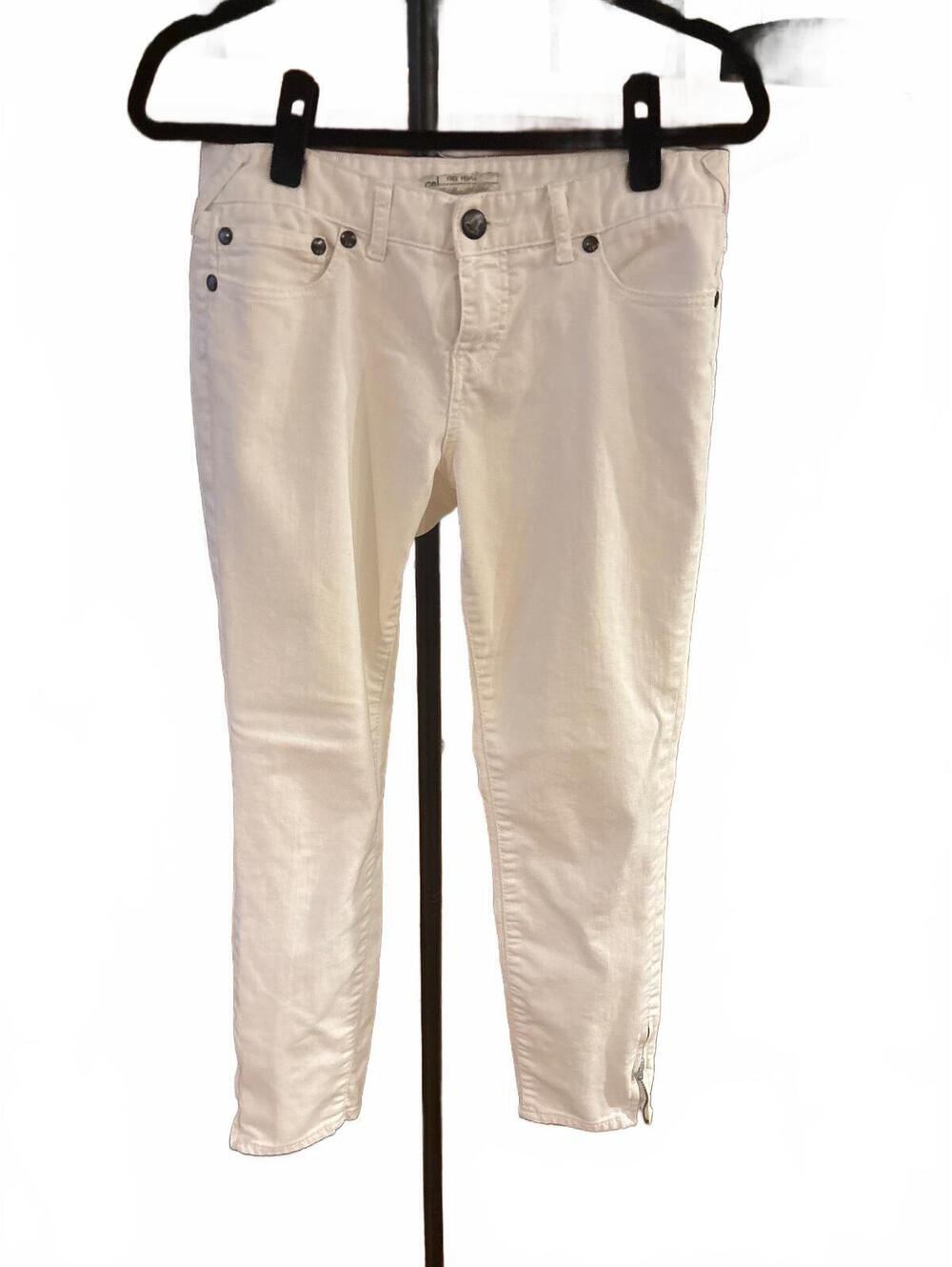 #FP021 Free People White Denim Jeans, Size 28 CALLOUT
